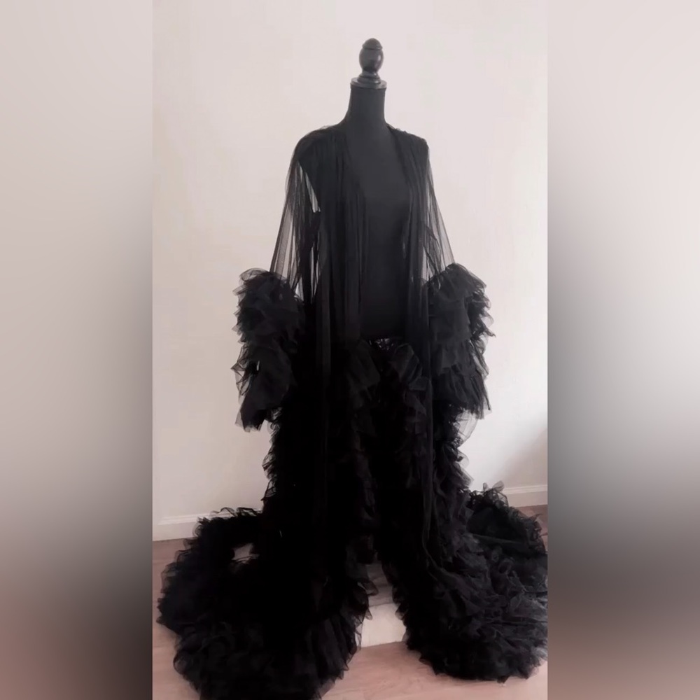 🖤𝐅𝐥𝐮𝐟𝐟𝐲 𝐓𝐮𝐥𝐥𝐞 𝐑𝐨𝐛𝐞🖤